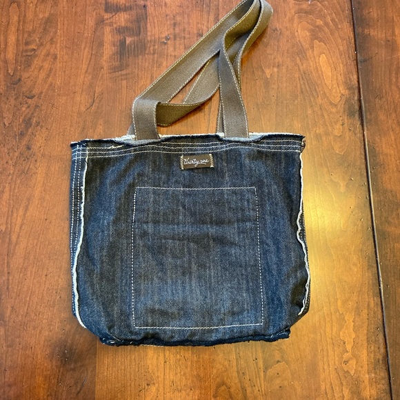 thirty-one Handbags - Thirtyone Denim Tote EUC